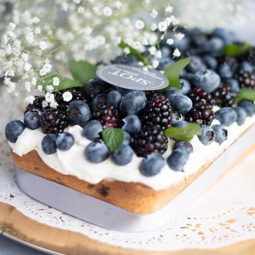 Delicioso panqué de blueberries naturales, Te recomendamos comerlo con una taza de un rico té a un lado.