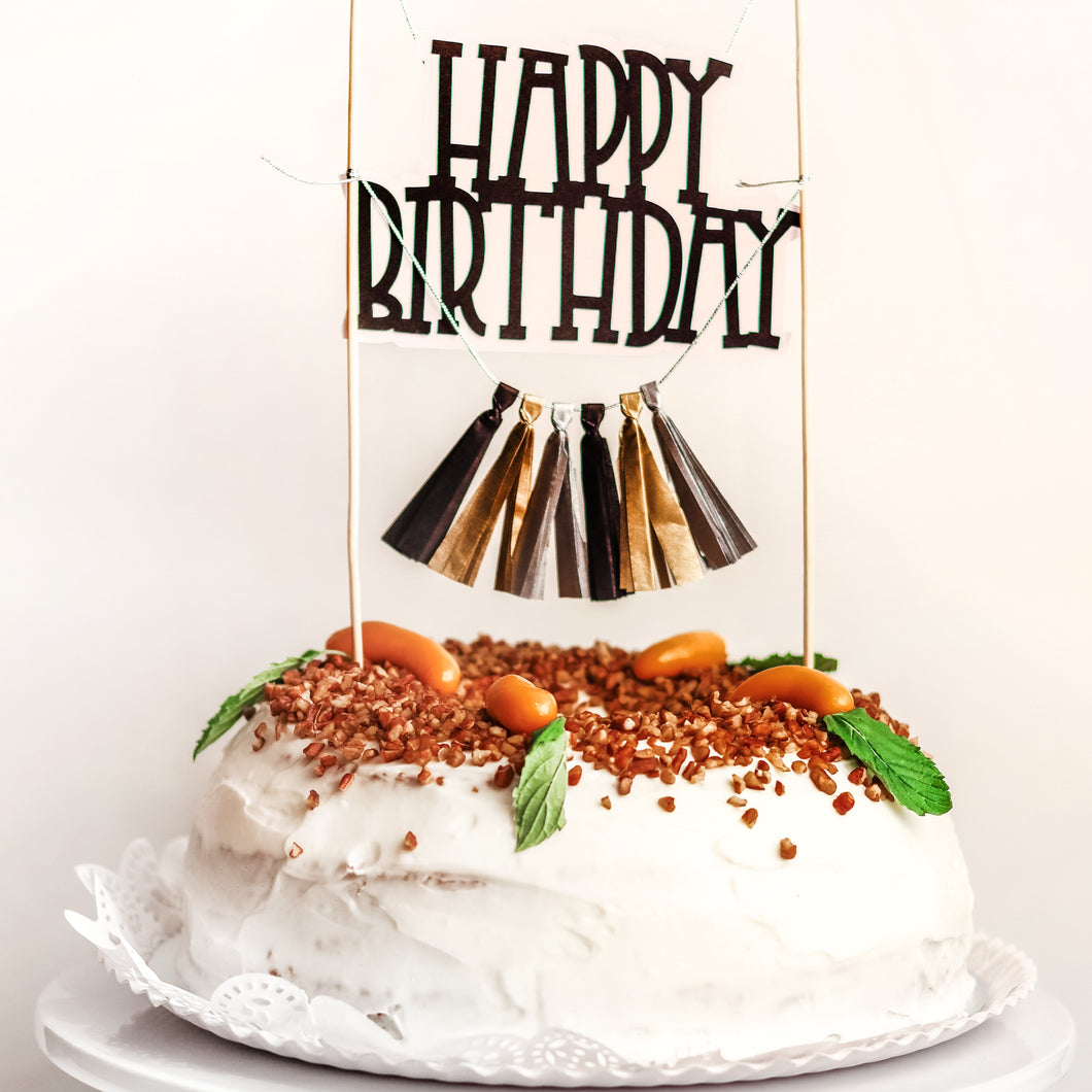 Pastel de zanahoria en CDMX, postre cotizado., feliz cumpleaños, happy birthday, banderin de cumpleaños, caketopper, el mejor cumpleaños, el mejor pastel de cumpleaños